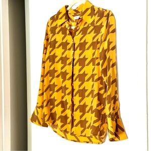 Suit Studio 100% silk Yellow and Brown Houndstooth Button Down Shirt